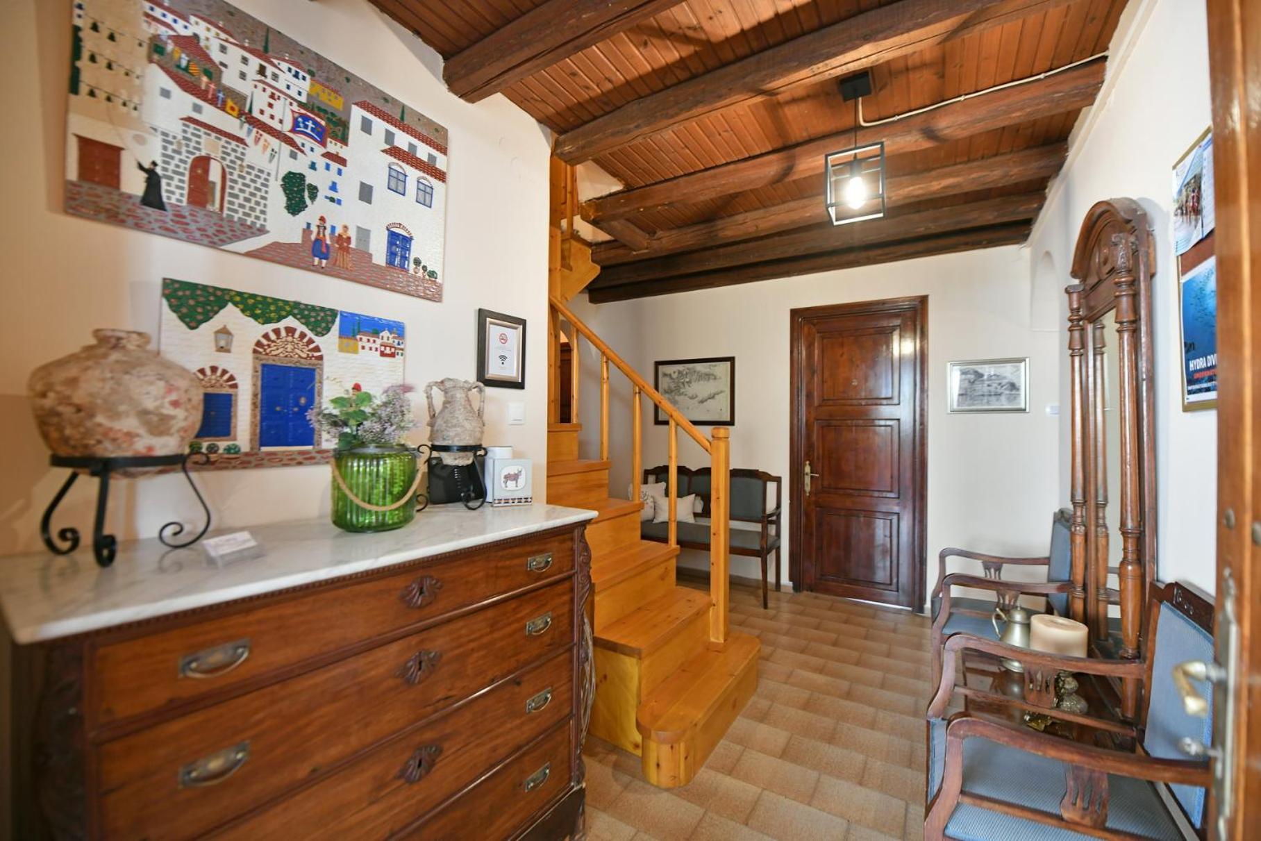 Athina Guest house *